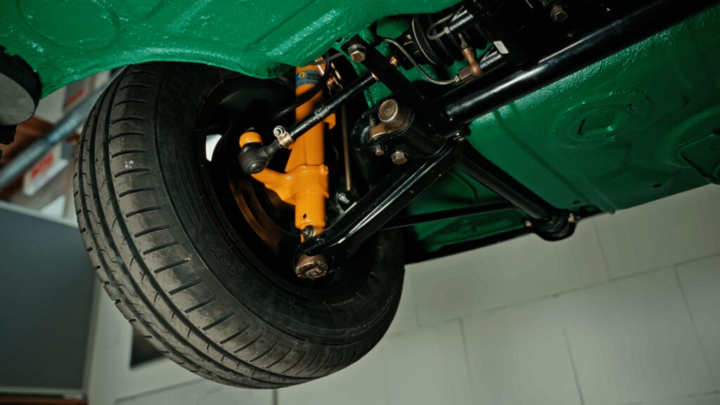 Blick aufs Fahrwerk des 914E